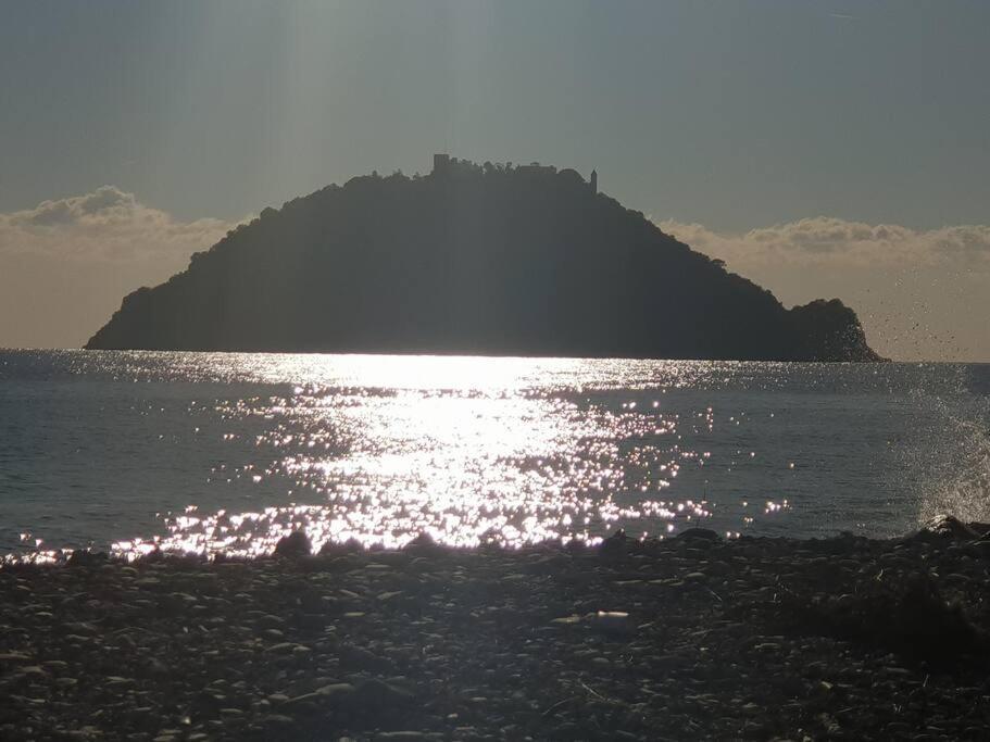 Albenga Sul Mare Famiglie Ed Amici Fino 10 Posti Appartement Buitenkant foto