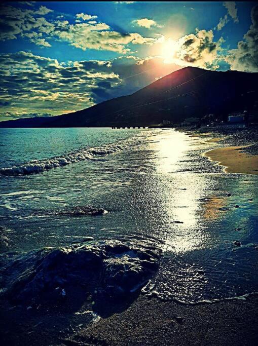 Albenga Sul Mare Famiglie Ed Amici Fino 10 Posti Appartement Buitenkant foto