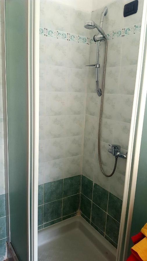 Albenga Sul Mare Famiglie Ed Amici Fino 10 Posti Appartement Buitenkant foto