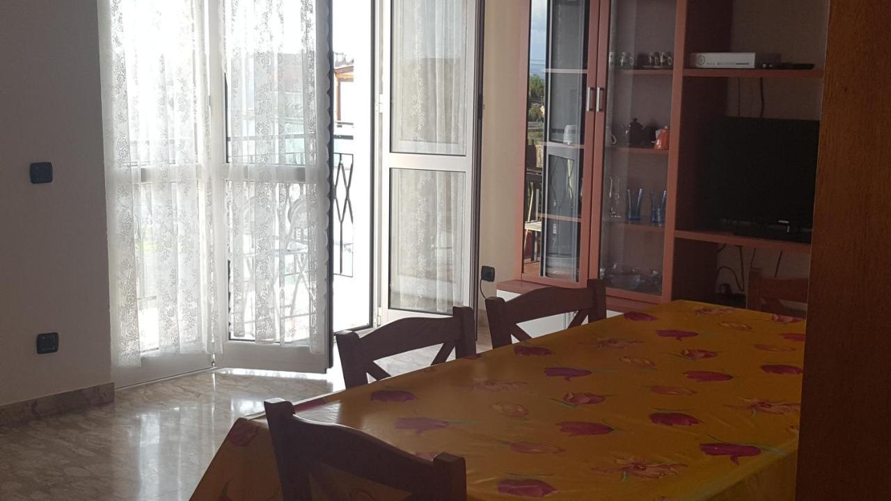 Albenga Sul Mare Famiglie Ed Amici Fino 10 Posti Appartement Buitenkant foto