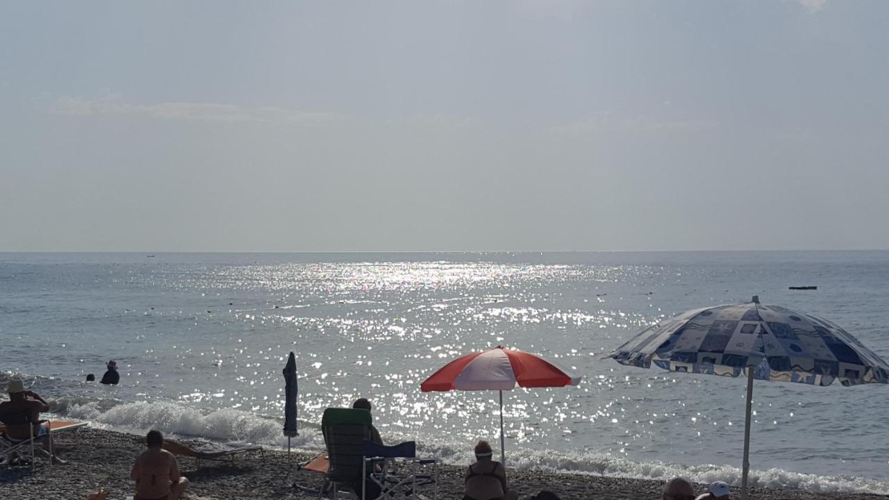 Albenga Sul Mare Famiglie Ed Amici Fino 10 Posti Appartement Buitenkant foto