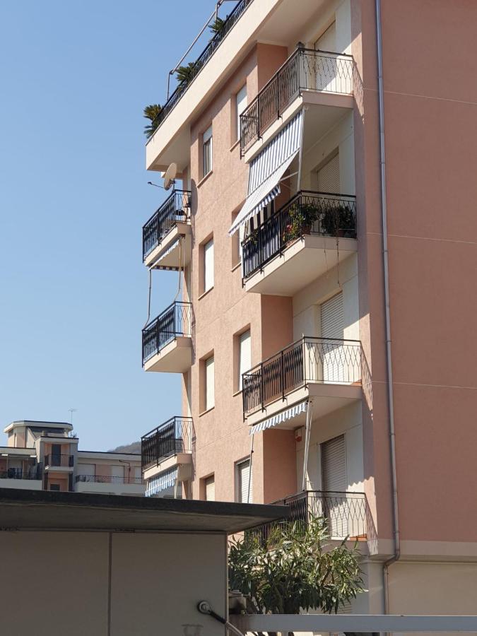 Albenga Sul Mare Famiglie Ed Amici Fino 10 Posti Appartement Buitenkant foto